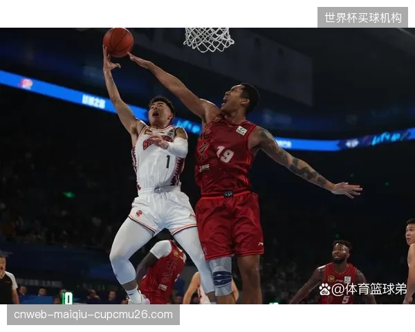 上海队后卫李添荣以惊人的三分效率成为顶级空间点，战术价值凸显。